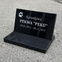 Hauaplaat koos graniidist alusega | Mahla 64, Männikul, Tallinnas