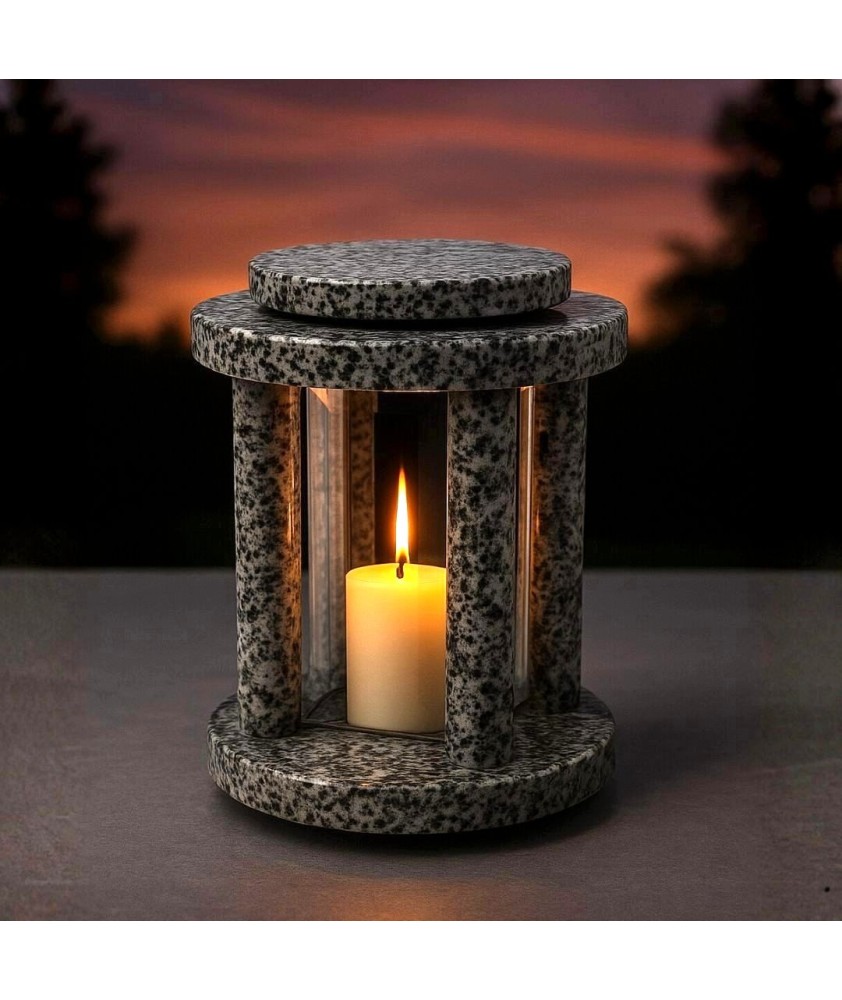 Гранитный могильный фонарь