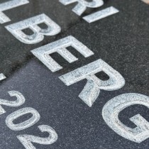 HAUAPLAADI kirja värv lakiga (kauakestev)